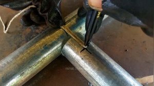 Врезка и сварка круглой трубы в круглую, простой способ.