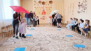 МЫ В РЕЗИНОВЫХ ГАЛОШАХ. Игра на празднике Осени.