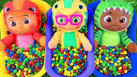 3 минуты удовлетворенного ASMR: смешивание конфет M&M's и жевательных шариков в 3 ваннах Часть 1 смотреть онлайн