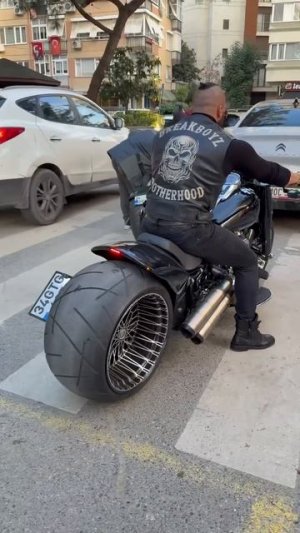 Крутой мотоцикл 😎