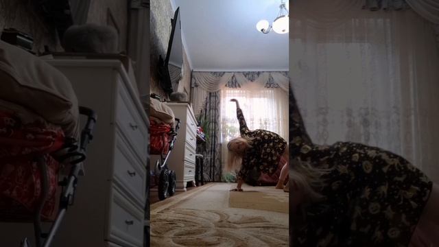 Как научиться делать мостик стоя смотреть онлайн