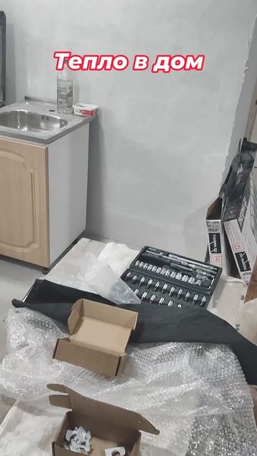#Shorts Тепло в дом...#домвдеревне#ремонтстарогодома