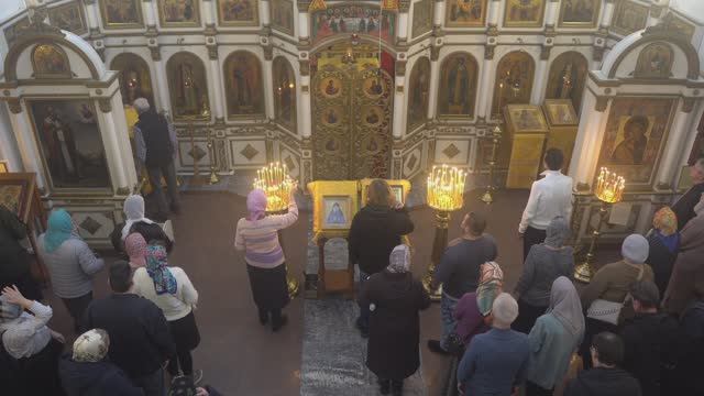 Запись трансляции 2 ноября 8:40. Часы. Литургия смотреть онлайн