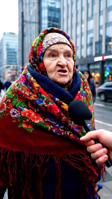 Пенсионерка дала ценнейший совет 😁😁😁 смотреть онлайн