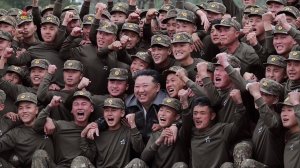 Уважаемый товарищ Ким Чен Ын посетил штаб 11-го корпуса Корейской Народной Армии