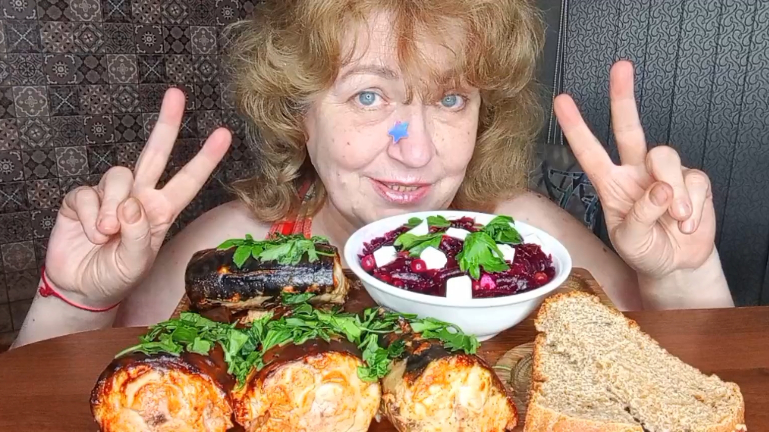 "СКУМБРИЯ ГРИЛЬ ДАЖЕ СОБАЧКАМ ЗАШЛА,А КОШКИ НОС ВОРОТЯТ" МУКБАНГ/ЕДАНАКАМЕРУ/ смотреть онлайн