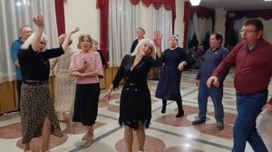 1 ноября.А на речке....