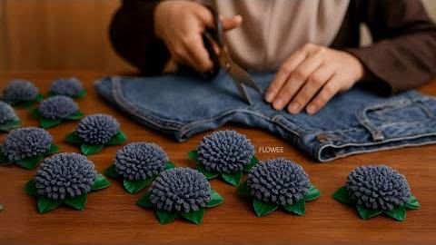 Превратите старые джинсы в потрясающие цветы 🌸 ｜ Джинсовые цветы своими руками смотреть онлайн