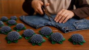 Превратите старые джинсы в потрясающие цветы 🌸 ｜ Джинсовые цветы своими руками