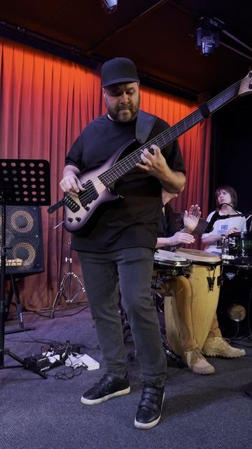 Соло на So What by Miles Davis, в фанковом варианте. Бас Dingwall ABZ Custom .
.
.
#ernieballstring смотреть онлайн