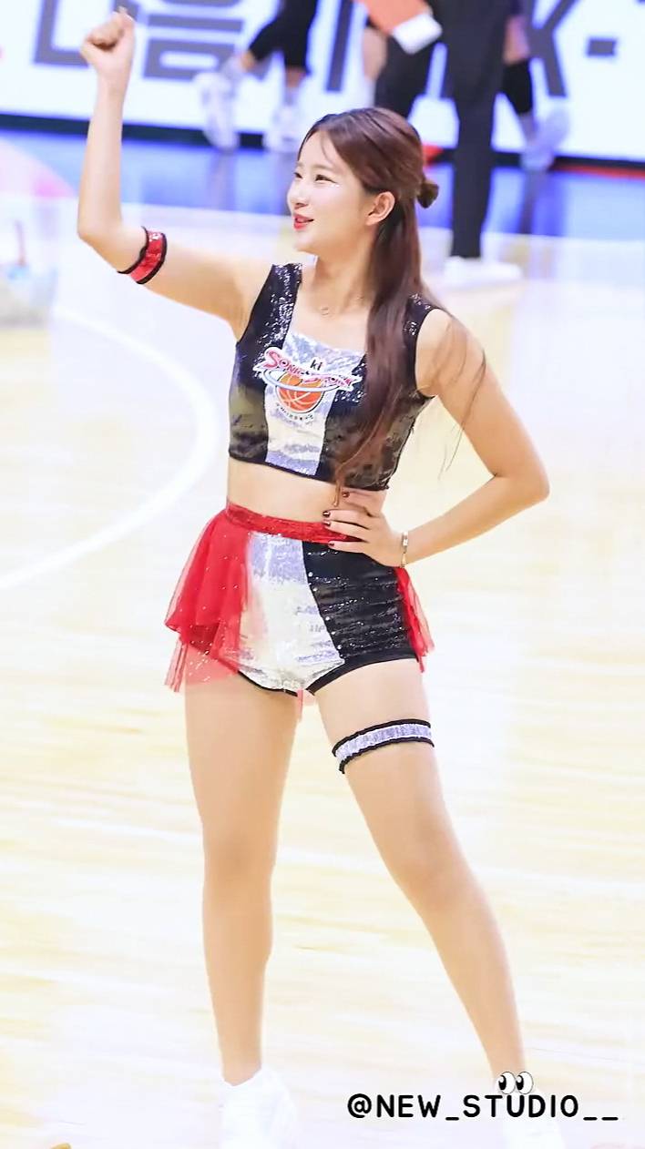 KT 소닉걸즈 센터 비주얼 담당 김진아 치어리더 смотреть онлайн