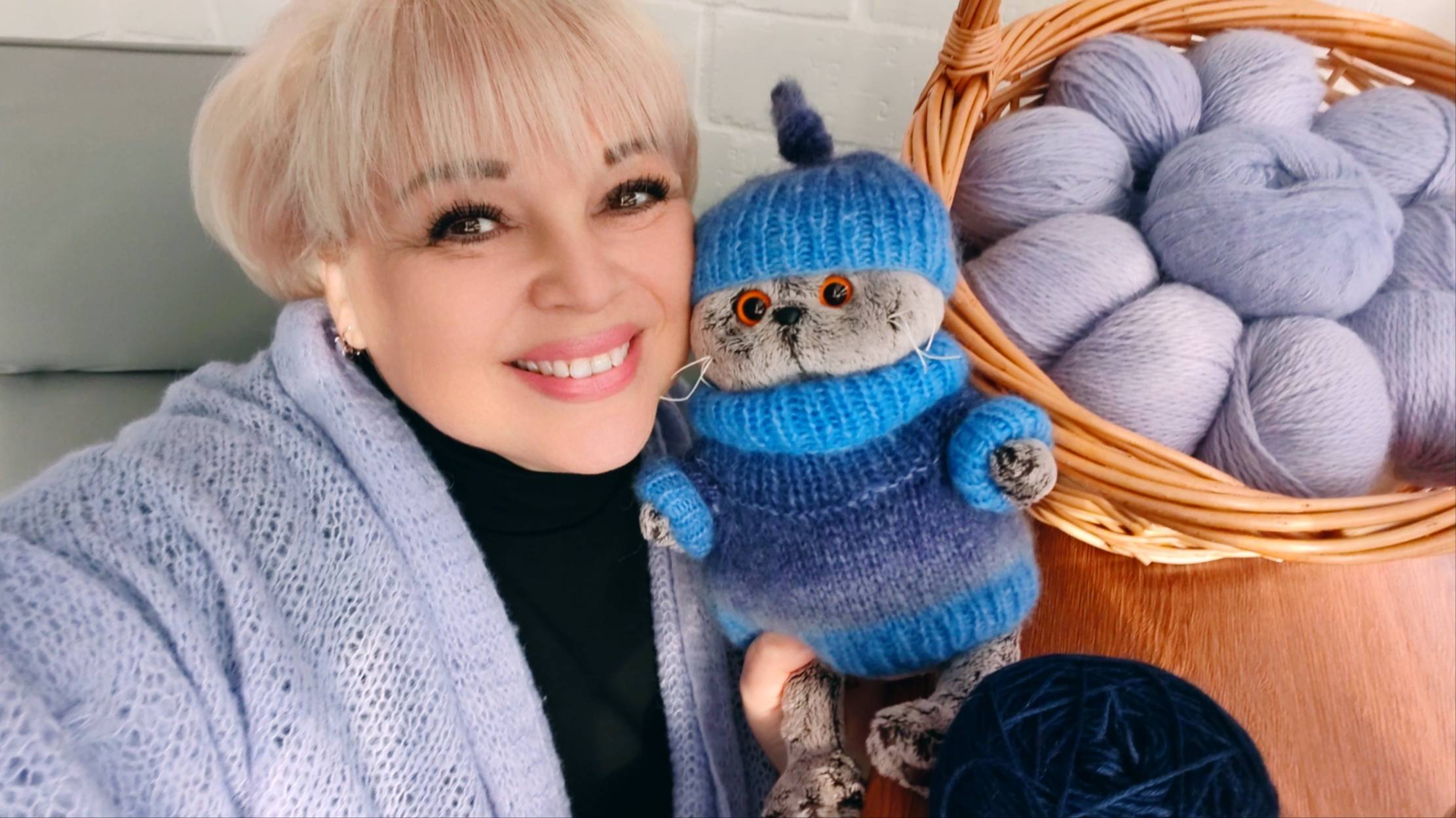 МЕСЯЦ ТОЛЬКО НАЧАЛСЯ, А У МЕНЯ УЖЕ ЕСТЬ ГОТОВЫЕ РАБОТЫ... смотреть онлайн