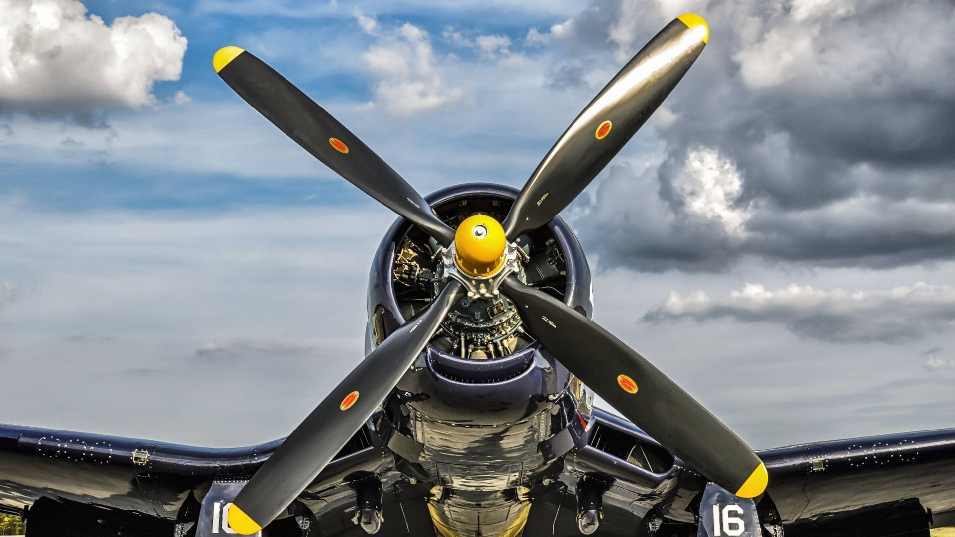 F4U-4 Корсар (War Thunder)