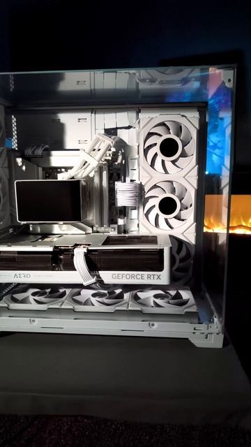 Белый ИгровойПК 2025_AMD9800x3d_RTX5070Ti_LianLi_Wonder Vision 360 UB ARGB смотреть онлайн