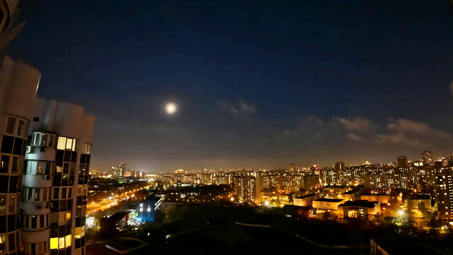 Яркая луна 02 ноября 2025 года. МОСКВА. смотреть онлайн