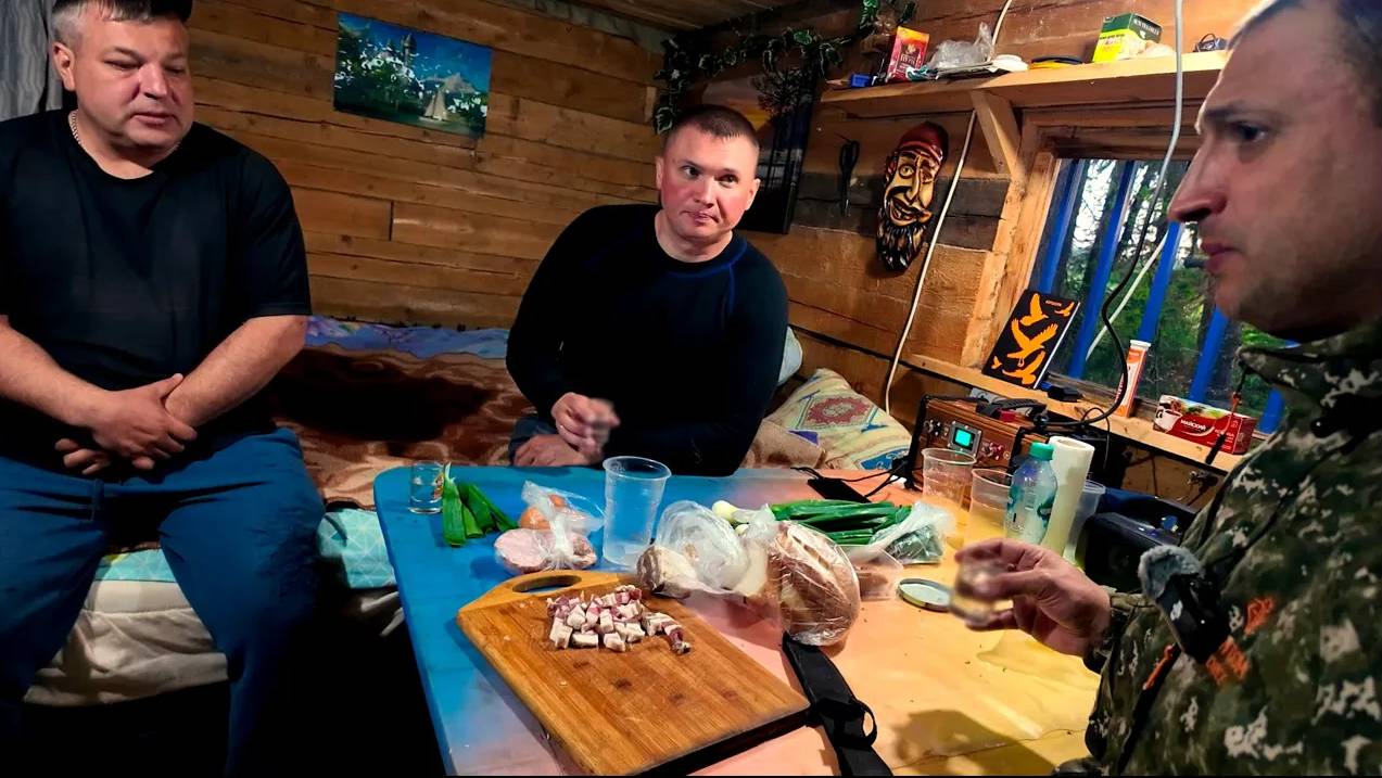 В ШТОРМ С БРАТЬЯМИ В ЛЕСНУЮ ИЗБУШКУ \ ОКАЗАЛИСЬ НА ИЗБЕ ДРУЗЕЙ В ДЕНЬ РЫБАКА \ РЫБАЛКА КАК ОНА ЕСТЬ