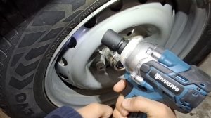 Купил  новый инструмент для работы  / обзор . гайковерт для замены колёс.