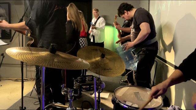 13 Волчок 2025 10 18 смотреть онлайн