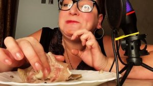 zachem-ia-ikh-sela-piataki-ne-zashli-ot-slova-sovsem-svinye-ushi-i-piataki-mukbang