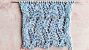 Лаконичные вертикальные дорожки 🌿 Лёгкий ажурный узор спицами