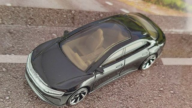 LUCID AIR смотреть онлайн