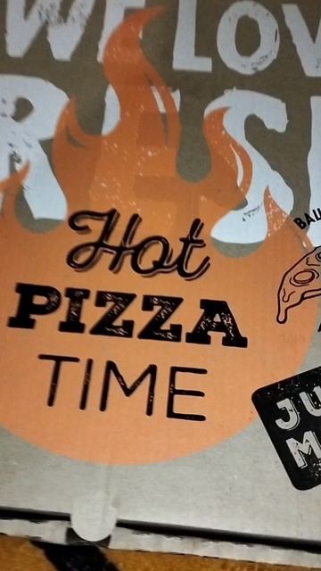 Сенсация / в Spar снова появилась в продаже Гавайская пицца смотреть онлайн