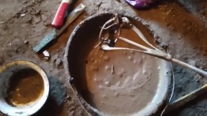 Опять я в погребе. Пытаюсь оштукатурить стену. Как это было 7 серия.