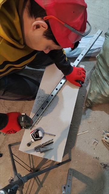 Как закрепить инстоляцию к боковым стенам