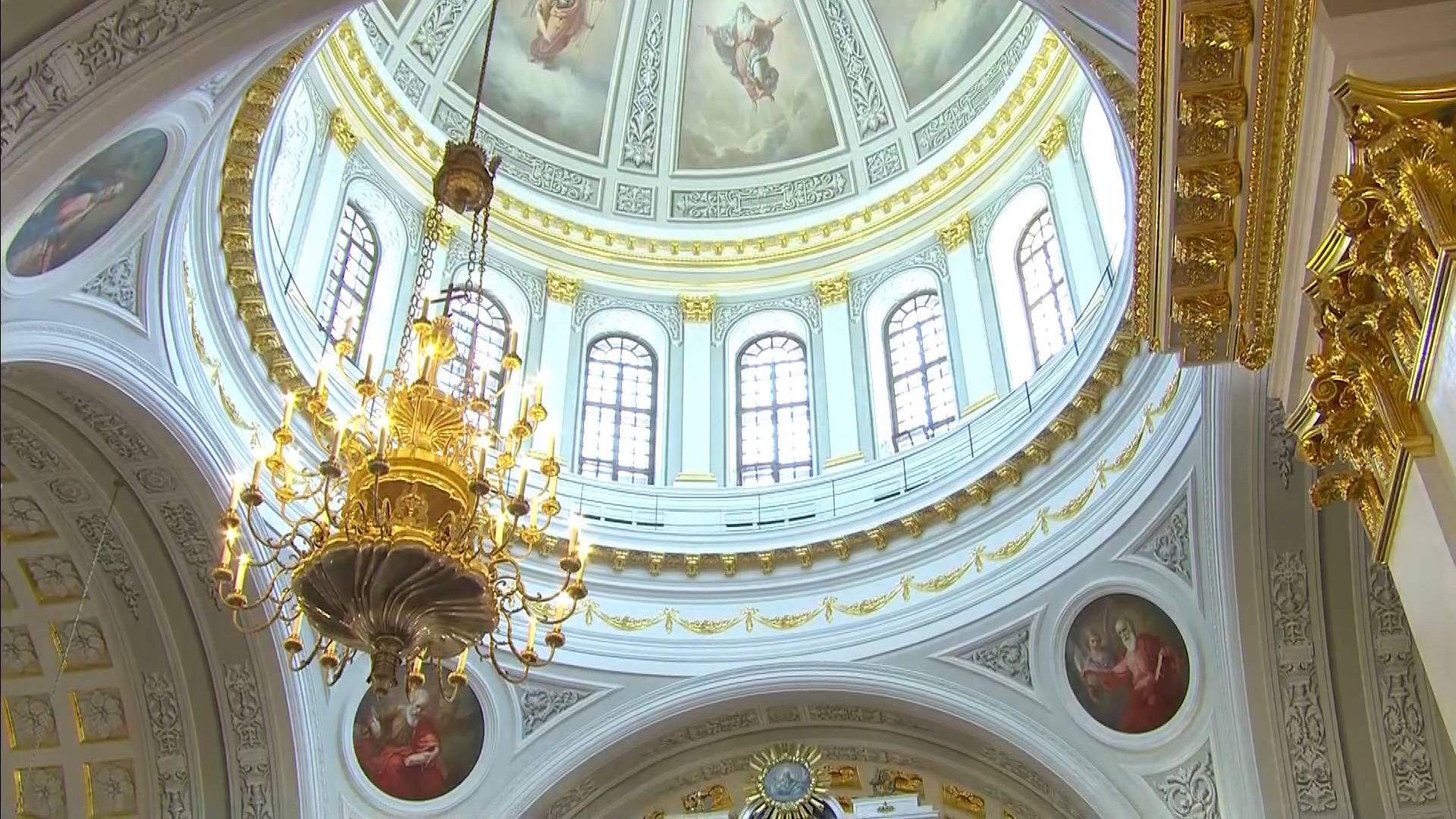 Божественная литургия 4 ноября 2025 года, Собор Казанской иконы Божией Матери, г. Казань смотреть онлайн