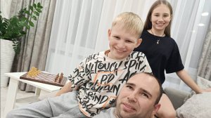 ВЕРНУЛАСЬ В РОССИЮ/НОВЫЙ ДИВАН/ПОБЕГ АЛЬФЫ/ËМКОСТЬ ДЛЯ КОРМА/ХОЗЯЙСТВО