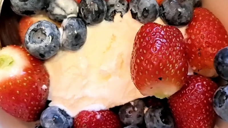 #106 Самая вкусная 🍓🍒🫐 Секретный склад WILDBERRIS ➕ ЕДА, много ЕДЫ 😆 КТО-ТО РЕАЛЬНЫЙ ОБЖОРА 😱 смотреть онлайн