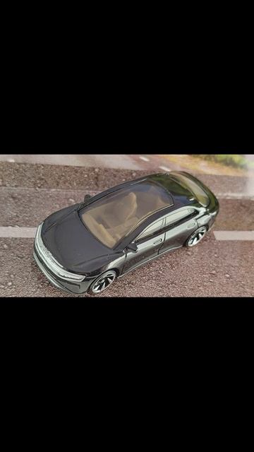 LUCID AIR смотреть онлайн