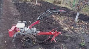 Завершил сезон 2025 вспашкой усадьбы