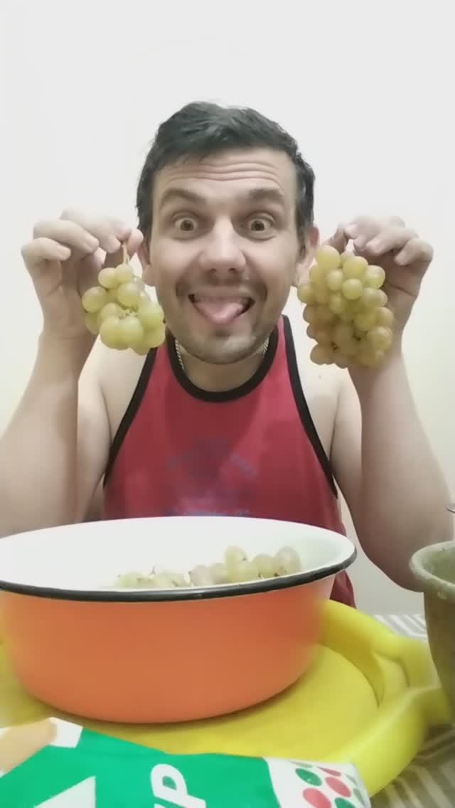 Мукбанг обжор / виноград Тайфи Узбекистан смотреть онлайн