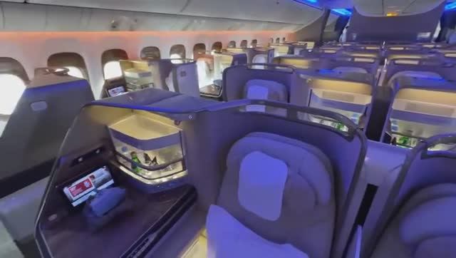 Emirates-Boeing-777-New-Business-Class-Brussels-to-Dubai-Fli смотреть онлайн