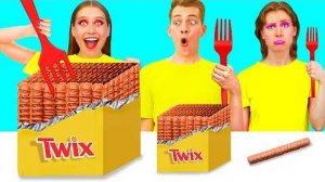 Большая, Средняя или Маленькая тарелка Челлендж | Съедобная Битва от TeamTeen Challenge