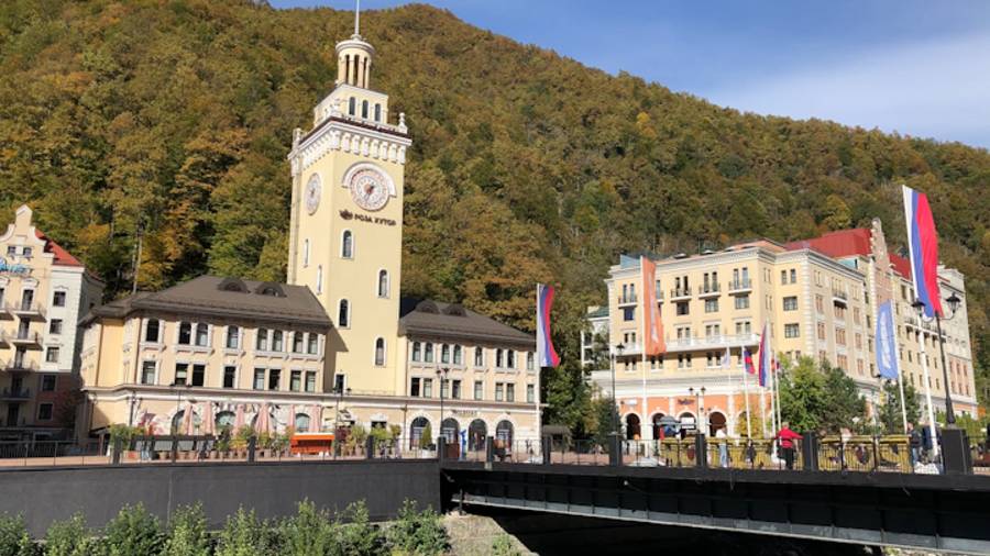 По горам Красной Поляны пешком, по набережной Времена Года в Эсто-Садок и по Сочи смотреть онлайн