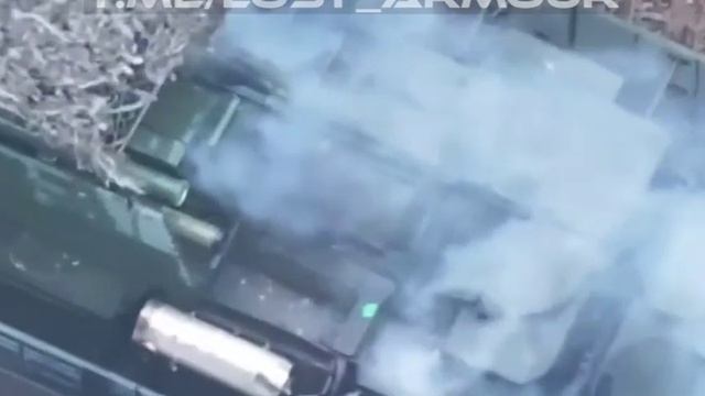 Уничтожение ударами FPV-дронов БТР-4 Всу в восточной части н.п. Родинское 💥🇷🇺👊 смотреть онлайн