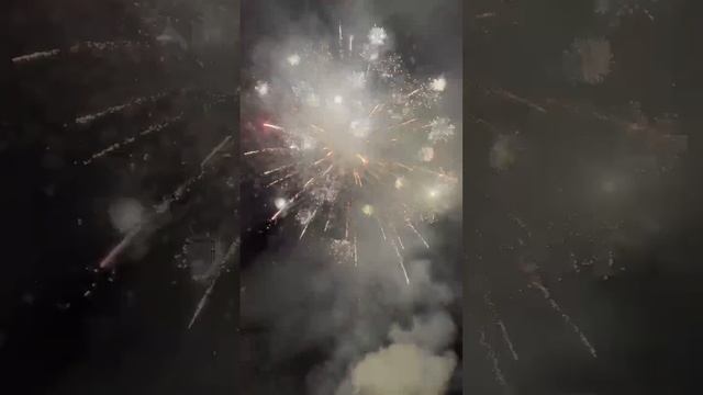 Sb 140 Фейерверк Вихрь красок 0.8 +1.25 322 залпа веер