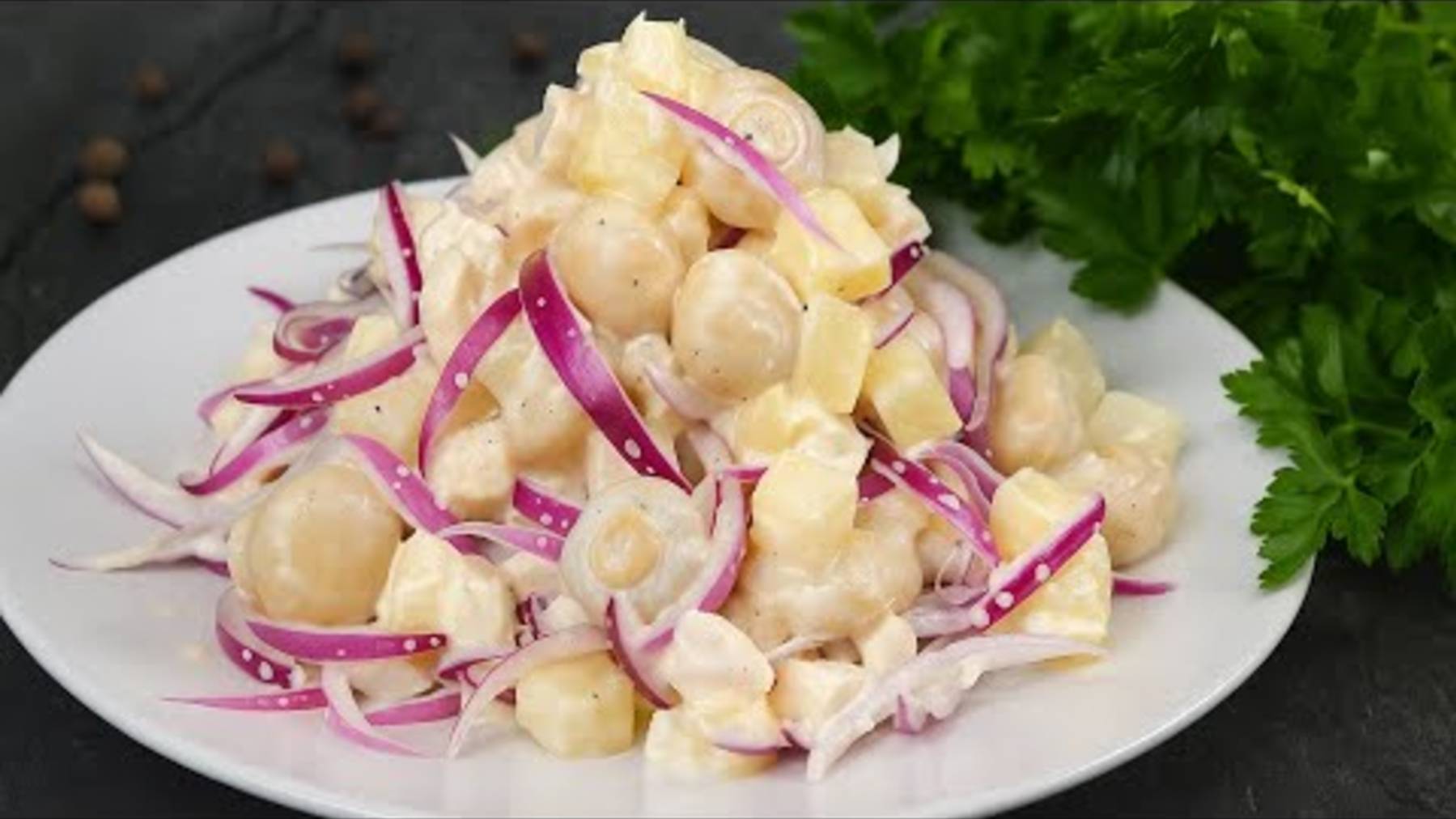 САЛАТ, который ПРЕВЗОШЕЛ “ЦЕЗАРЬ”! Все просят рецепт — Нежный, Вкусный и Очень Простой! смотреть онлайн