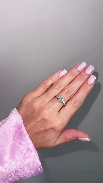 Кольцо с идеальным бриллиантом кушон CVD 750 проба