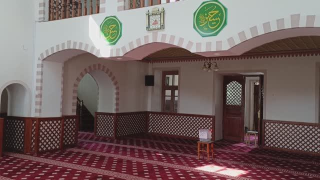 В мечети Кебир-Джами (Крым, Симферополь). смотреть онлайн