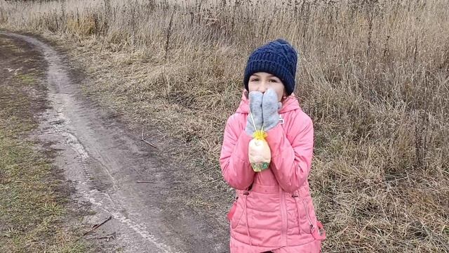 Ырка напала на нас в поле 😱 смотреть онлайн