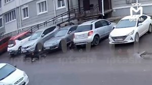 Самокатчик в Казани немного не справился с управлением и влетел в редкую Mazda RX 8