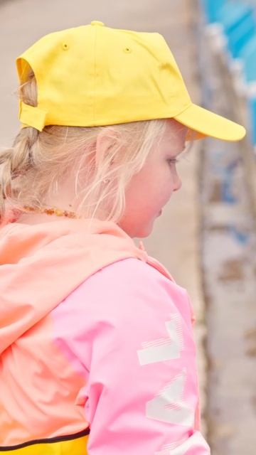 «Будешь плохо учиться - пойдешь работать дояркой!» #фермер #сельскоехозяйство #коровы #ферма #агро смотреть онлайн