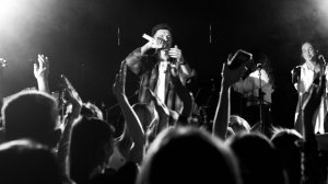 НА СИРЕНЕВОЙ ЛУНЕ