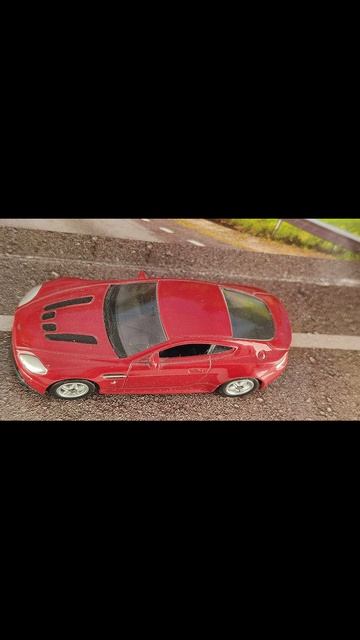 ASTON MARTIN V 12 VANTAGE смотреть онлайн