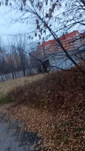 Пожар в заброшеной котельной на территории железнодорожной поликлириаи и гуз уокб г. Ульяновск.