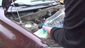 Как залить незамерзайку омывайку  в Лада Гранта.