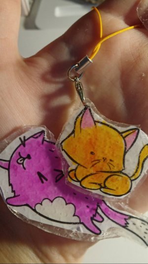 Делаю брелки из горячего клея 🎉